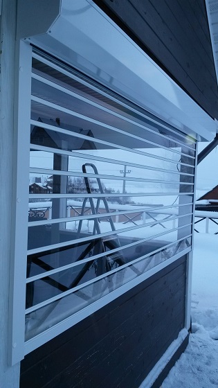 Рольставни с прозрачным полотном (наша работа) Рольставни с прозрачным полотном (наша работа)